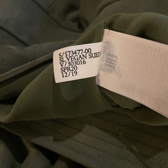 Banana Republic Sage Green Vegan Suede Jumpsuit Size 6 - Picture 16 of 16